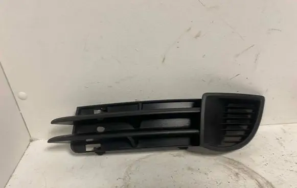 Audi A3 S3 8P Front bumper lower grill 8P4807681A