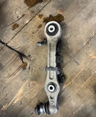 Mercedes-Benz EQC Other front suspension part DWDD