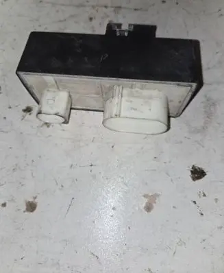 Volkswagen Polo IV 9N3 Coolant fan relay 1J0919506