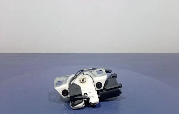 Cadillac Fleetwood Tailgate/trunk/boot lock/catch/latch 16608908