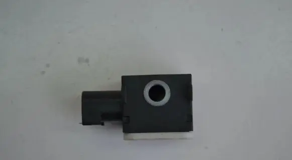 Hyundai Santa Fe Airbag deployment crash/impact sensor