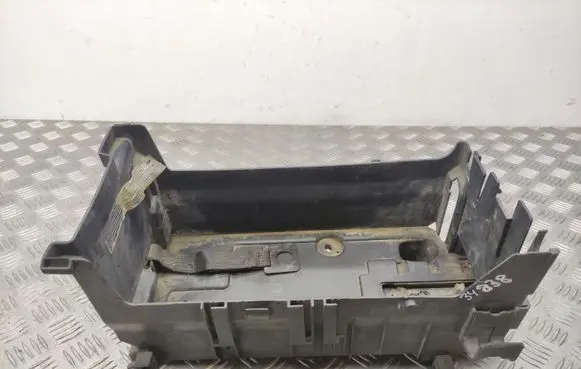 Battery box tray