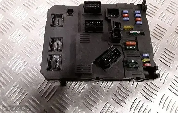 Citroen Xsara Picasso Fuse module 9653667680