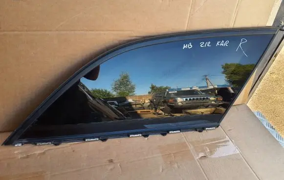 Mercedes-Benz E W212 Rear side window