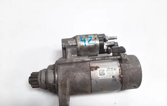 Volkswagen Golf VII Starter motor 02M911024B