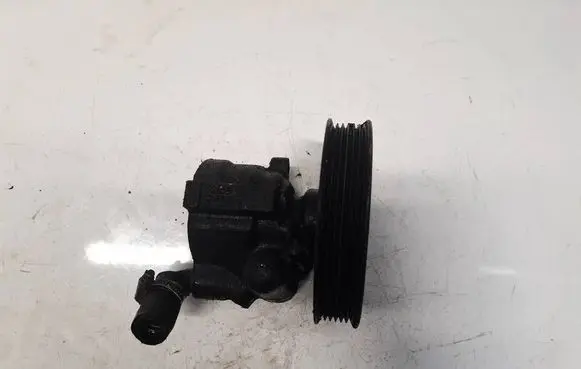 Opel Astra F Power steering pump 90409232