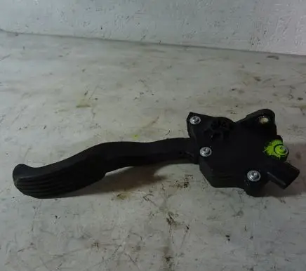 Toyota Camry Accelerator throttle pedal 78110-06010