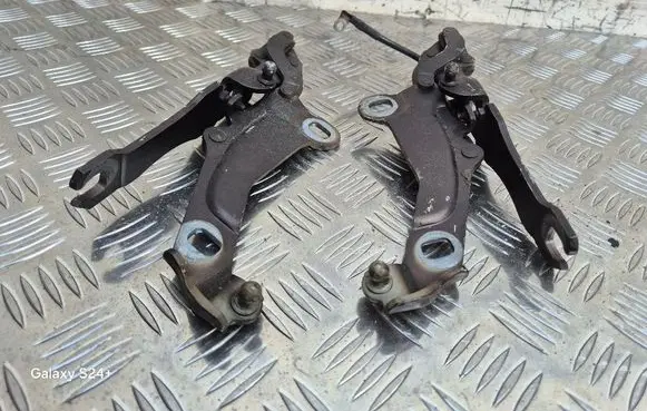 Mini One - Cooper Clubman R55 Engine bonnet/hood hinges 2751203 2751204