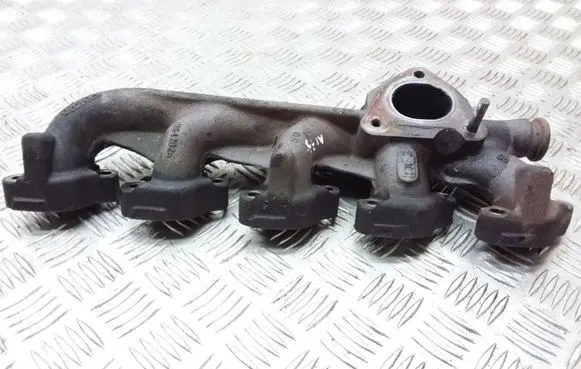 Volvo V70 Exhaust manifold