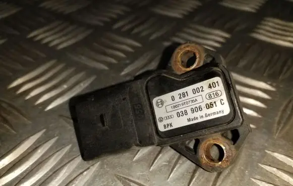 Audi A4 S4 B8 8K Air pressure sensor 0281002401 038906051C