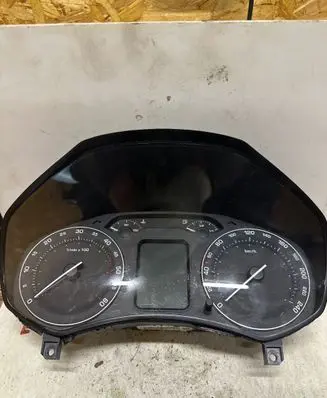 Skoda Octavia Mk2 (1Z) Speedometer (instrument cluster) 1Z0920842D VD1069874 A2C53142851
