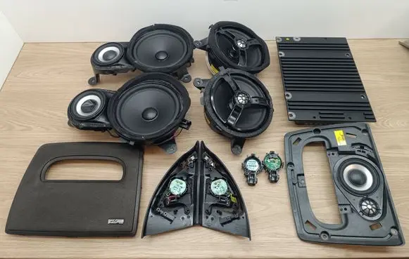Volvo XC90 Audio system kit 31310001 8676911 31310003