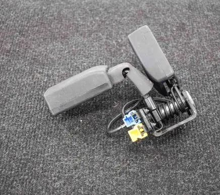 Mercedes-Benz GLA W156 X156 Middle seatbelt buckle (rear) A1768600469