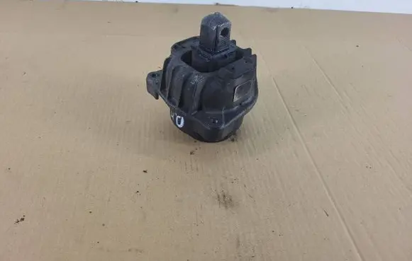 BMW 6 F12 F13 Engine mount bracket 6777371 68623513 2038040