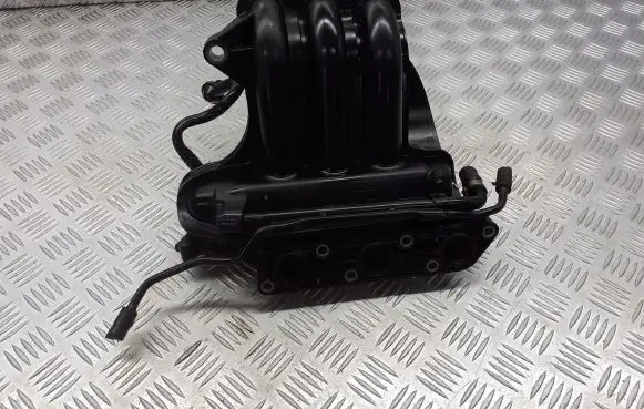 Volkswagen Polo IV 9N3 Intake manifold 03D129766L