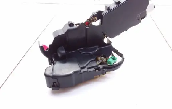 Subaru Outback Front door lock