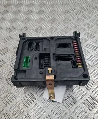 Volkswagen Sharan Fuse box set 108152001
