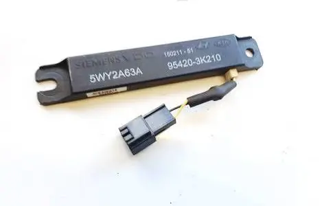 Hyundai ix35 Antenna control unit 954203K210