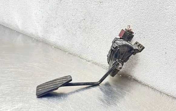 Opel Agila A Accelerator throttle pedal 9204283 4940083E00 6PV00819601