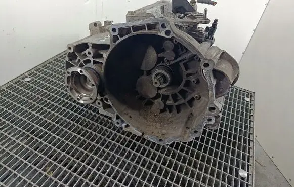 Volkswagen PASSAT B6 Manual 6 speed gearbox KNS