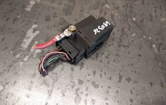 BMW 5 E39 Glow plug pre-heat relay 2246919 72RB510