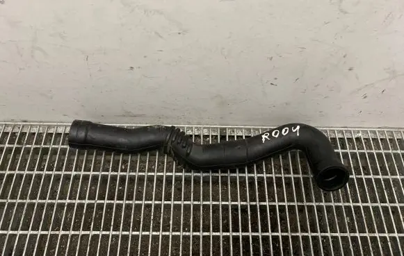Mercedes-Benz S W221 Engine coolant pipe/hose A2731420083