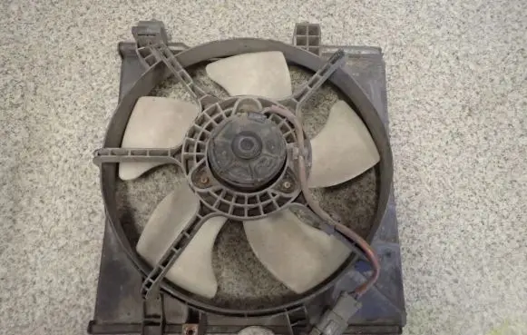 Honda Civic Air conditioning (A/C) fan (condenser) 