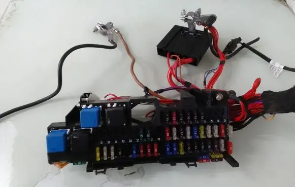 Mercedes-Benz Vaneo W414 Fuse module