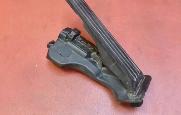 Volkswagen Golf V Accelerator throttle pedal 1K1721503P