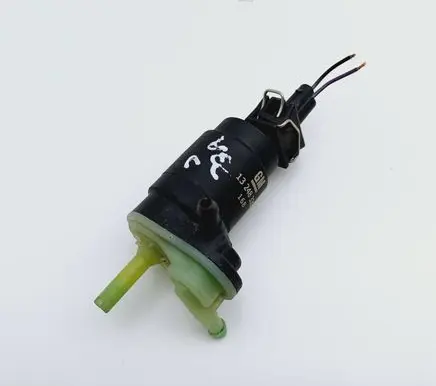 Opel Vectra C Windscreen/windshield washer pump 13248320