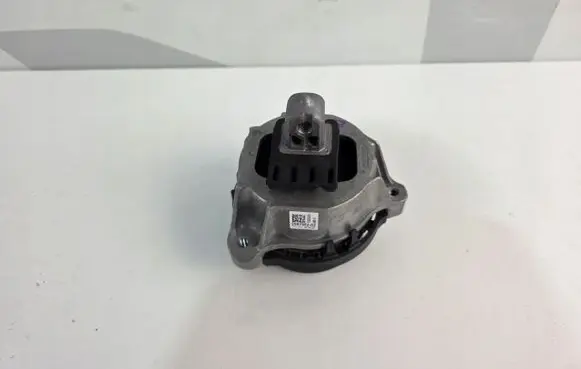 BMW X7 G07 Engine mount vacuum valve 