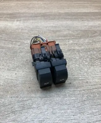 Renault Espace - Grand espace IV Electric window control switch 015085A
