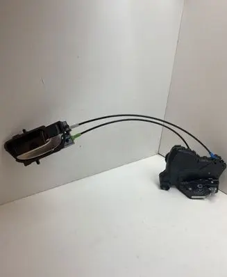 Toyota Auris E210 Front door lock 692050D271 A084219