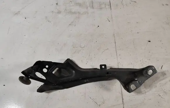 Audi A6 C7 Fender mounting bracket 4G0805815