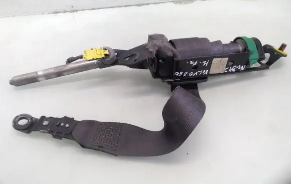 Volvo S60 Front seatbelt