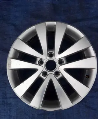 Volkswagen Golf VI R17 alloy rim 