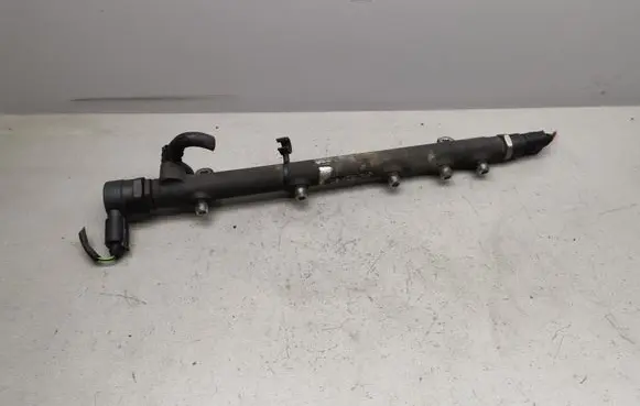 Mercedes-Benz Vito Viano W639 Fuel main line pipe 0445214038 A6110780449 0281002494