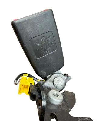 Mercedes-Benz C W204 Rear seatbelt buckle 34043154 A2048602569 A2048602505