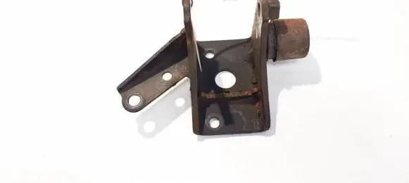 Toyota Avensis T250 Engine mounting bracket