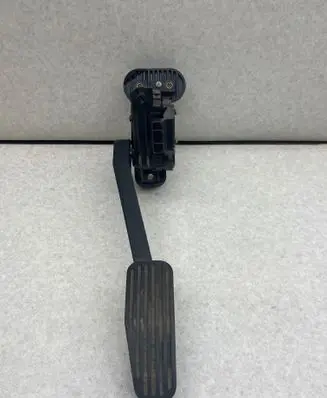 Volvo S60 Accelerator throttle pedal 6PV00853713 30683514