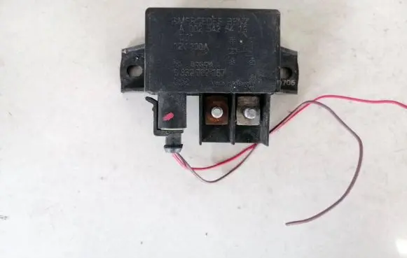Mercedes-Benz E W211 Glow plug pre-heat relay a0025426419 0332002167