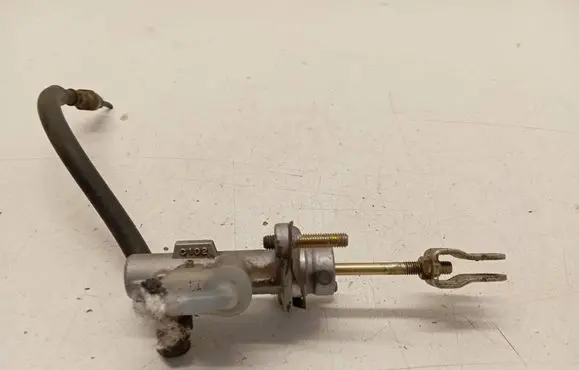 Mitsubishi Grandis Clutch slave cylinder C102