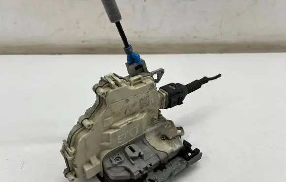 Audi A3 S3 8V Rear door lock 4G0839016C