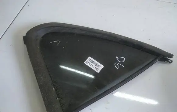 KIA Sorento Rear vent window glass 