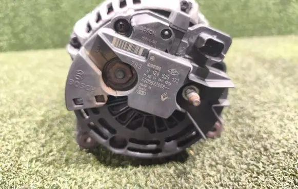 Opel Vivaro Generator/alternator 8200692868 7830124525133 BR14M1