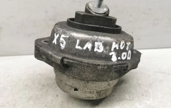 BMW X5 E53 Engine mount bracket 675844401