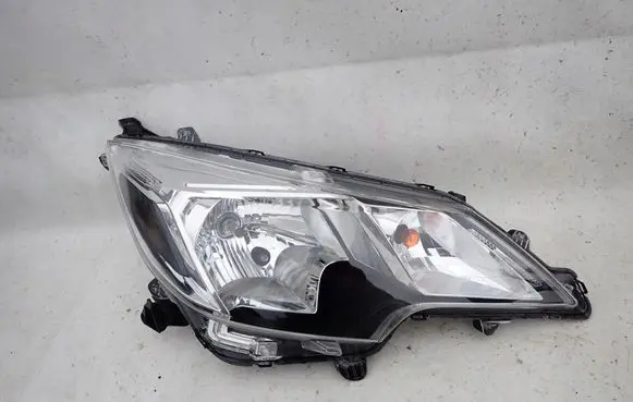 Mitsubishi Space Star Headlight/headlamp