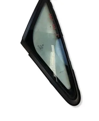 Mitsubishi Colt Rear side window 3442323