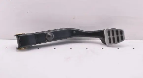 Volkswagen Golf VI Brake pedal