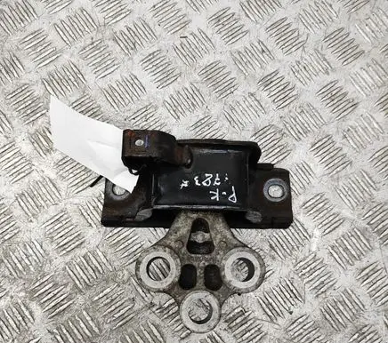 Fiat 500L Engine mount bracket 50515483